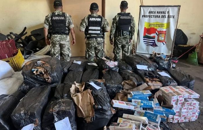INCAUTAN CAJAS DE CIGARRILLOS EN EL LAGO ITAIPÚ