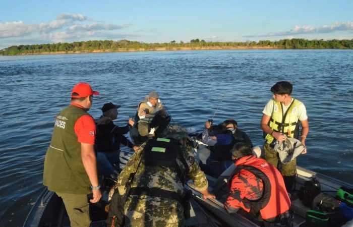 PATRULLA FLUVIAL EN ZONA DEL ÁREA NAVAL DE CONFLUENCIA.