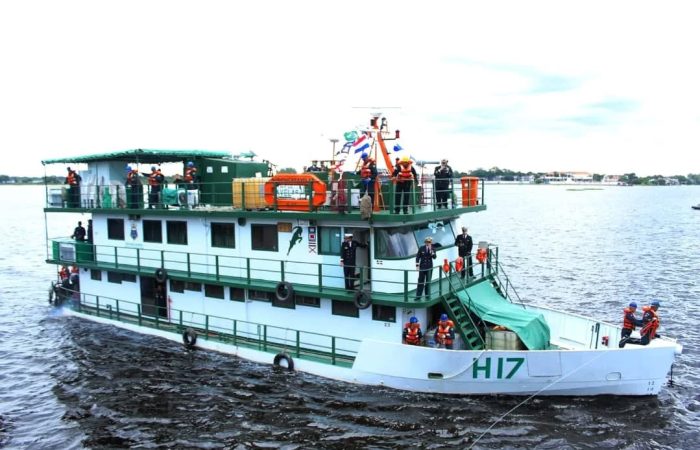 LA ARMADA PARAGUAYA RECIBE A LA COMISIÓN SONDOPE 2025 EN EL PUERTO DE ASUNCION