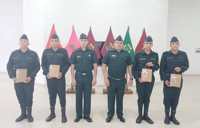 CEREMONIA DE PREMIACIÓN A CONSCRIPTOS DE LA ESCUELA DE PERFECCIONAMIENTO DE OFICIALES DEL EJÉRCITO (EPOE).